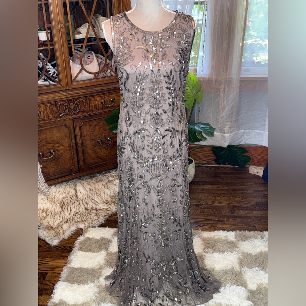 Pisarro Nights Gray Sleeveless Scoop Neck Maxi Gown